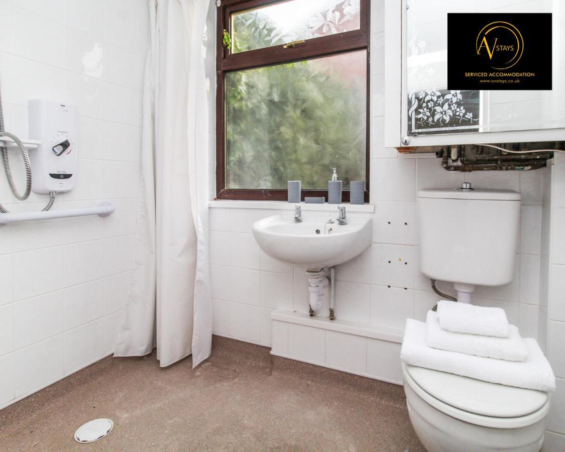 Modern House By Av Stays Short Lets & Serviced Accommodation St Helens St Helens  Extérieur photo
